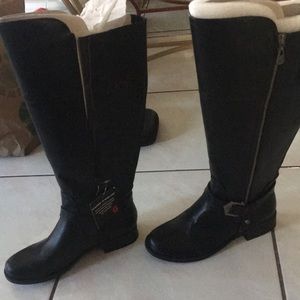 Size 8 in women guess boots. Never used